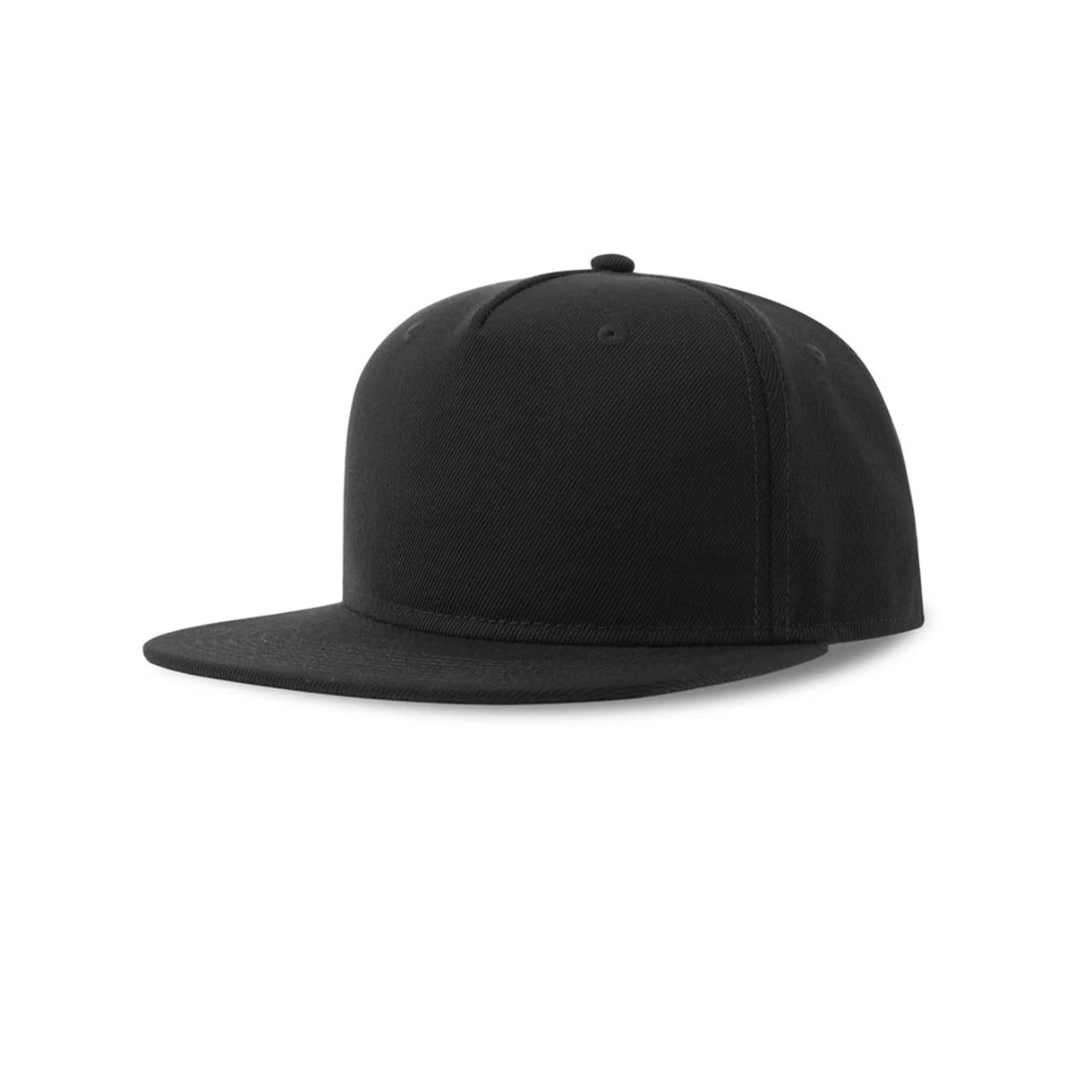 Musta Snap Five-S -lippis: viisipaneelinen snapback-lippis, jossa on tasainen lippa ja joka on valmistettu kierrätetystä polyesteristä.